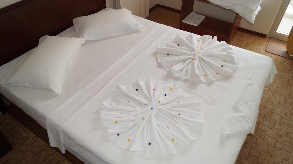 Ekin Hotel Kuşadası Ngoại thất bức ảnh
